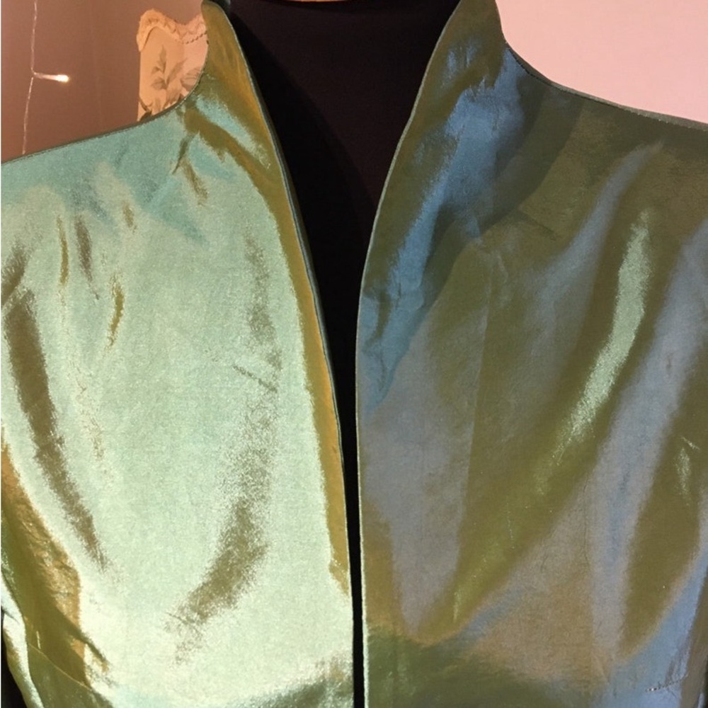 True Vintage Elegant Jade and Red SILK Women's Coat - Picture 15 of 15